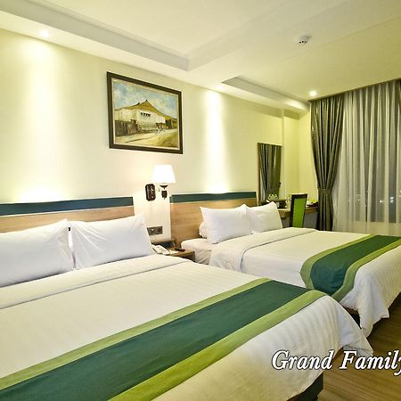 Green Batara Hotel Bandung Exteriör bild