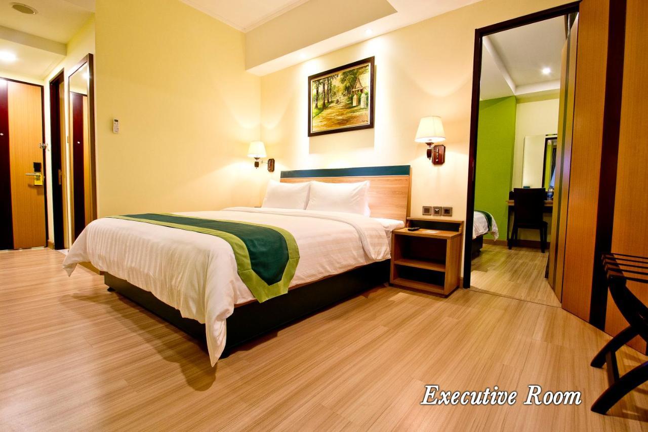 Green Batara Hotel Bandung Exteriör bild