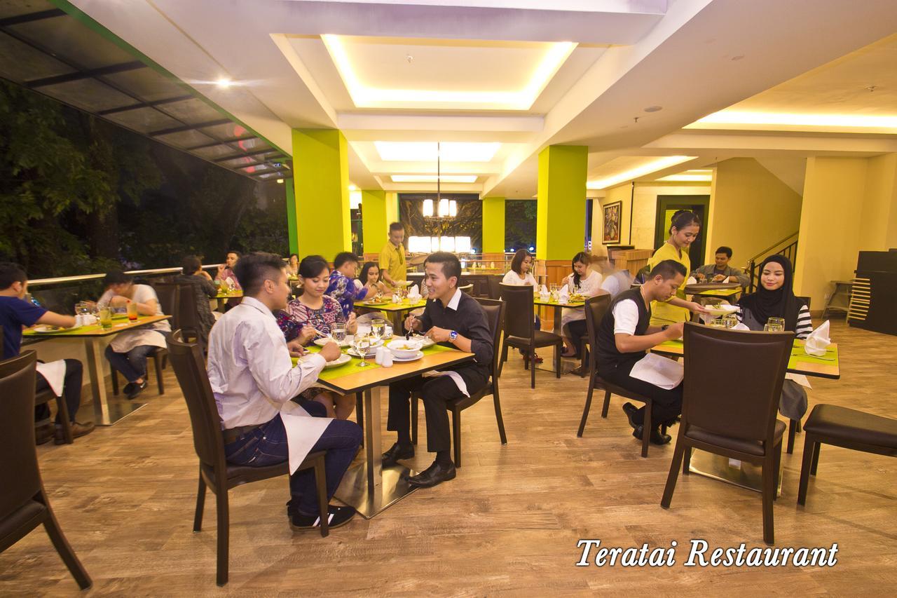 Green Batara Hotel Bandung Exteriör bild