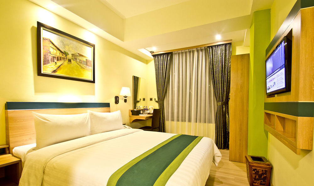 Green Batara Hotel Bandung Exteriör bild